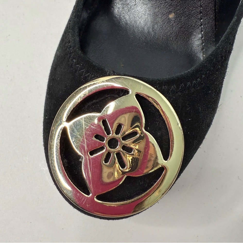 BCBGeneration Black Suede Round Closed Toe Wedge Wooden Heel Size 7 - Picture 11 of 16